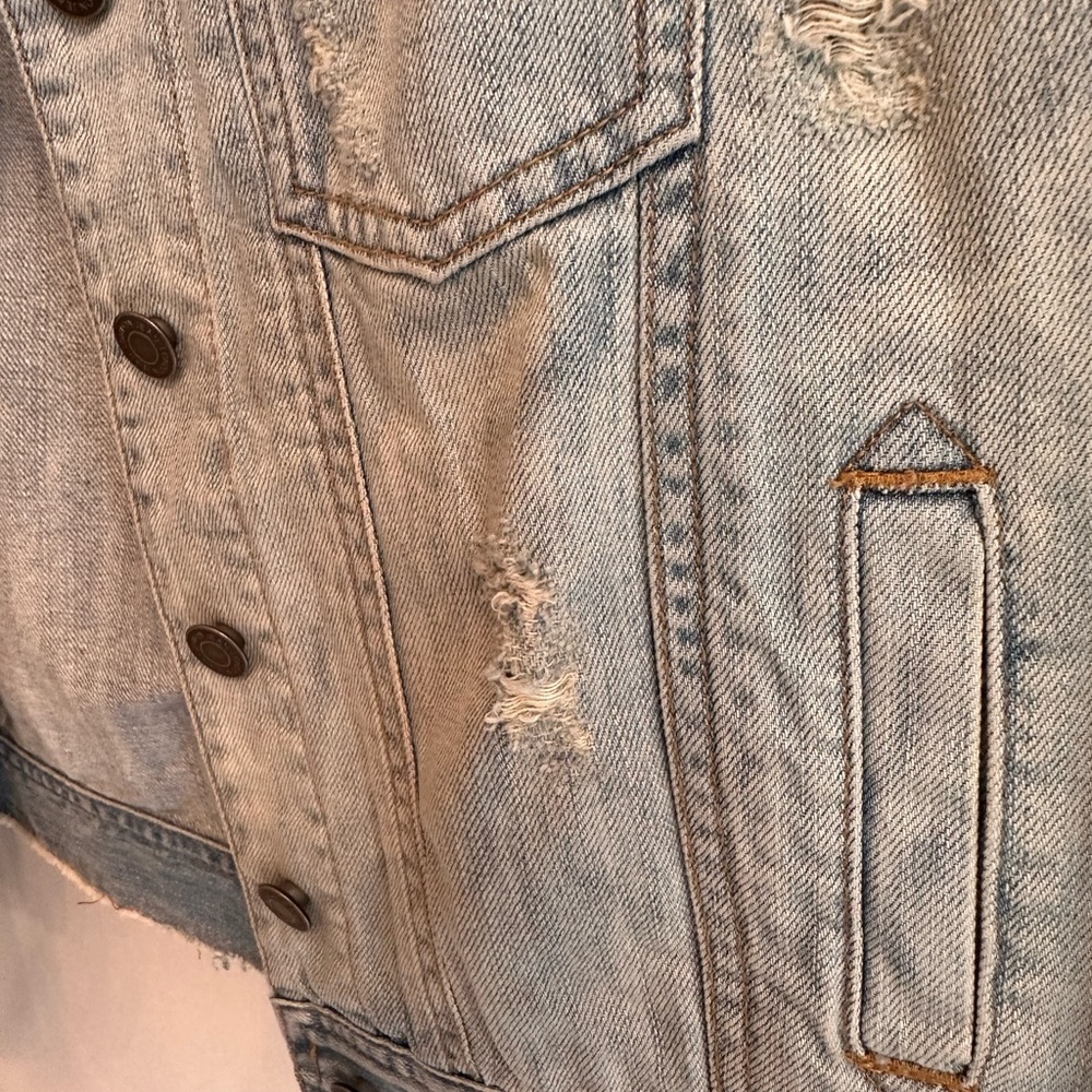 Cropped Jean Jacket - Picture 3 of 10